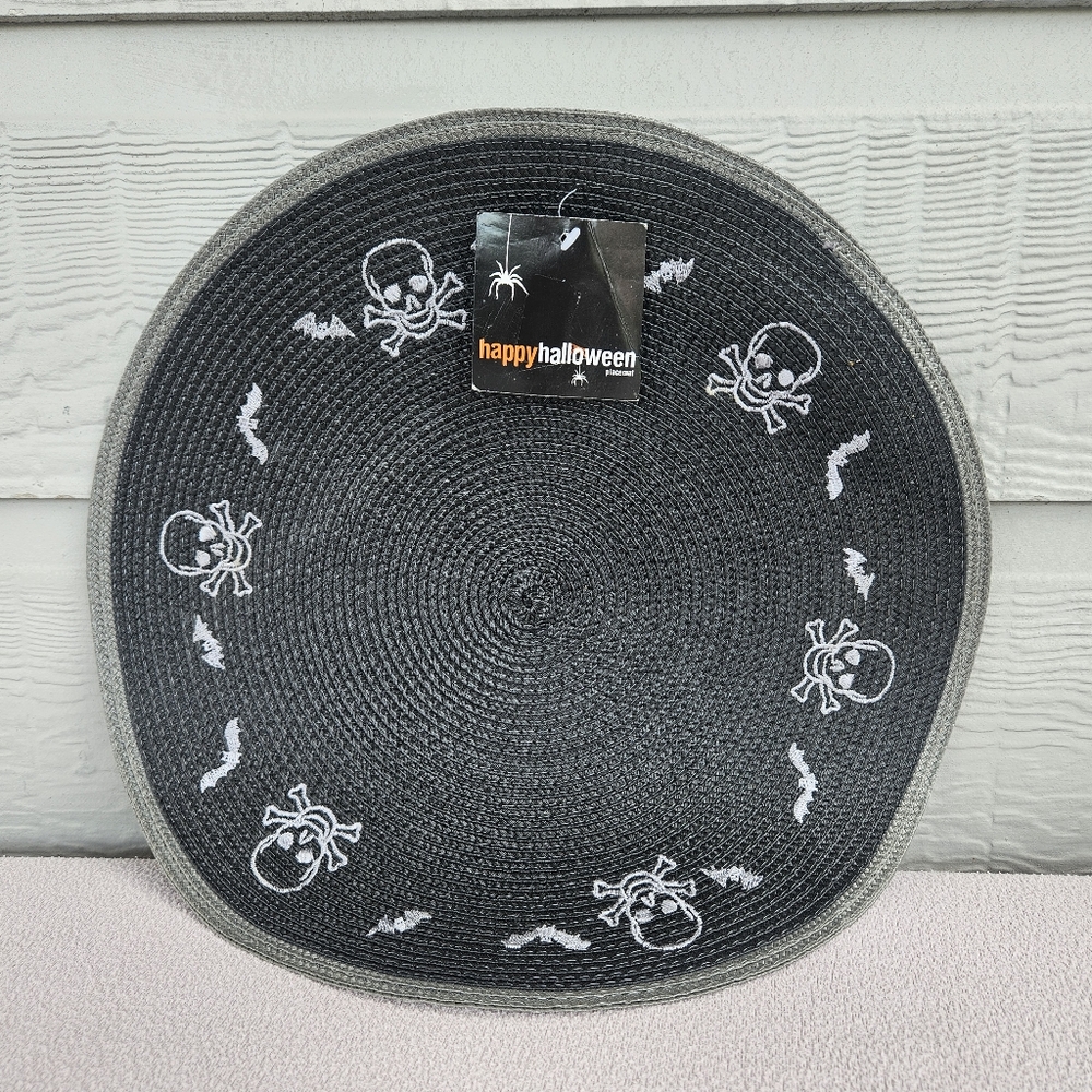 Kohls Halloween Placemat Round Skull Crossbones Bat Black Weave 15" Spooky Goth